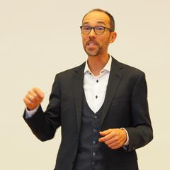 Bernd Hufnagl bei seinem Vortrag