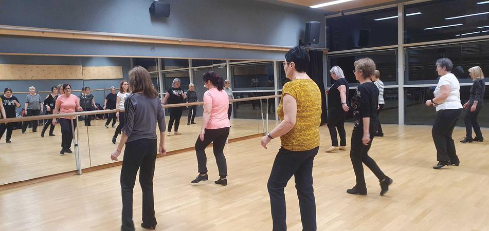  Modern Line Dance mit Margit Leuthner